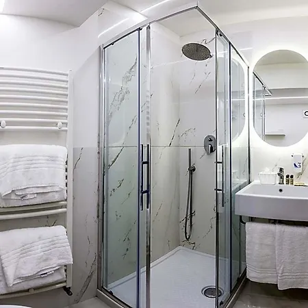 Cuneo Hotel ホテル 3*