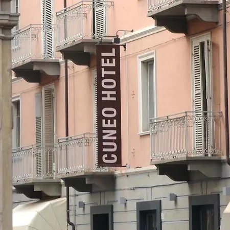 Cuneo Hotel 3* クーネオ